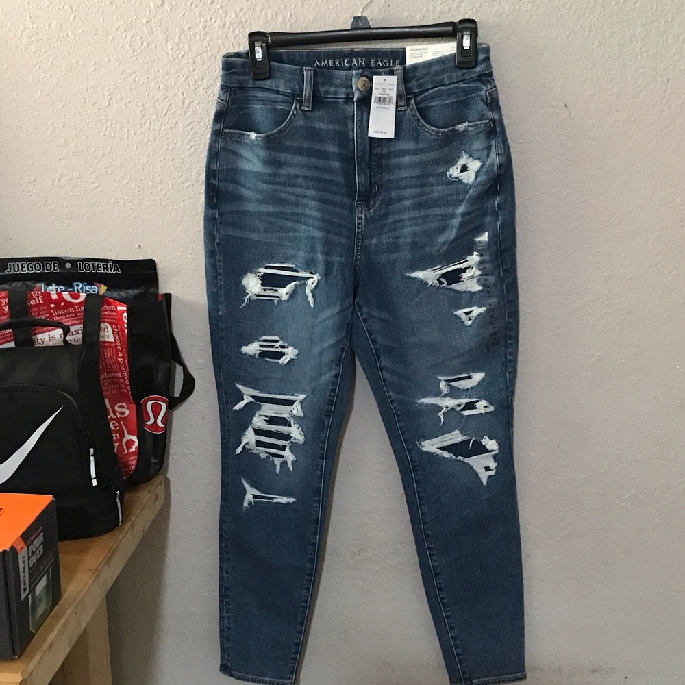 American Eagle Outfitters Curvy High Rise Distressed jegging